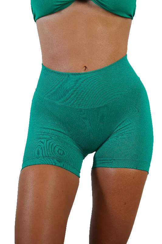 RECOIL SCRUNCH SHORTS - GREEN